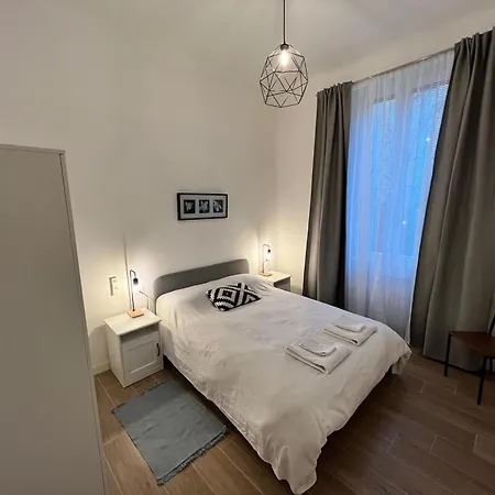 Spacious 3 Bedroom Apartment Milan Exterior photo
